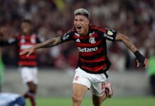 Carrascal decide e Flamengo fica em vantagem na semi da Libertadores Carrascal decide e Flamengo fica em vantagem na semi da Libertadores
