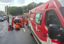 Bombeiros Prestam Socorro A Vítima De Acidente Na Av. Bonocô, Em Salvador