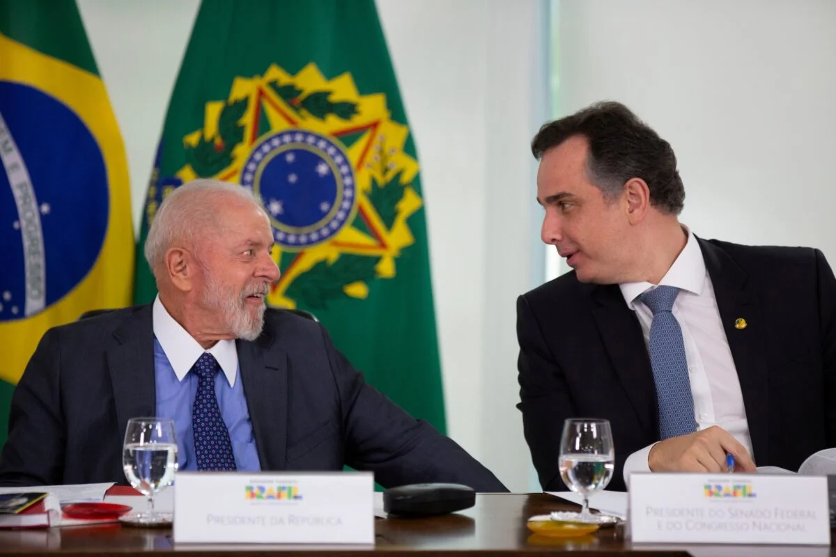 170924-IE-lula-reune-cupula-dos-poderes-para-debater-combate-a-queimadas-029-1200x800.jpg