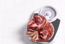 Como o consumo excessivo de proteína pode prejudicar seu corpo