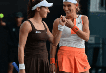 Dupla de Stefani vira sobre atual campeã e vai à semi do WTA Finals Dupla de Stefani vira sobre atual campeã e vai à semi do WTA Finals