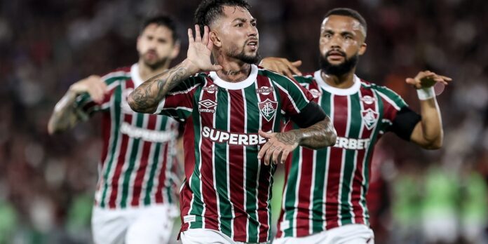Em um clássico movimento, Fluminense derrota Flamengo no Maracanã Em um clássico movimento, Fluminense derrota Flamengo no Maracanã