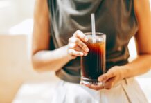 Refrigerante zero pode fazer parte da dieta? Nutricionista explica