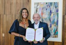 Lula assina 28 decretos de desapropriação em prol de quilombolas em 14 estados