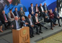 Ausência de caciques do Centrão com Lula marca sanção da isenção do IR