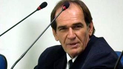 valderico-ta-de-parabens-diz-d.jpg