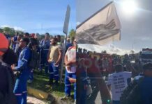 Operários Da BYD Protestam E Bloqueiam Pista Em Camaçari