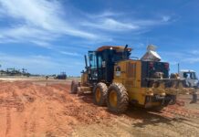 Prefeitura de Ilhéus prepara terreno para implantação de novo estacionamento na Avenida Soares Lopes