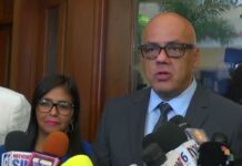 Venezuela diz que já libertou 400 presos; oposição e ONGs contestam