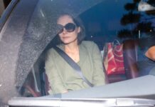 Michelle leva livros ao visitar Bolsonaro na PF nesta terça feira