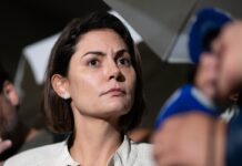 Após queda, Michelle diz que Bolsonaro está no “modo sobrevivência”