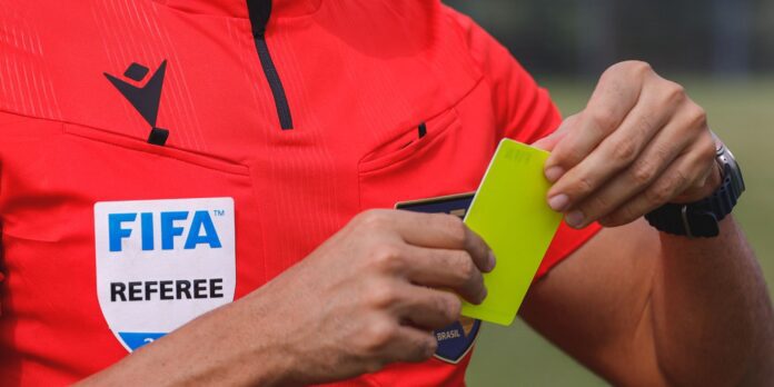 CBF anuncia programa de profissionalização de árbitros de futebol CBF anuncia programa de profissionalização de árbitros de futebol