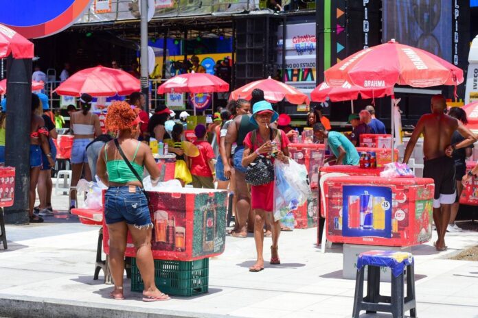 Capacitação Obrigatória Para Ambulantes Da Festa De Iemanjá E Carnaval Ocorre Quarta