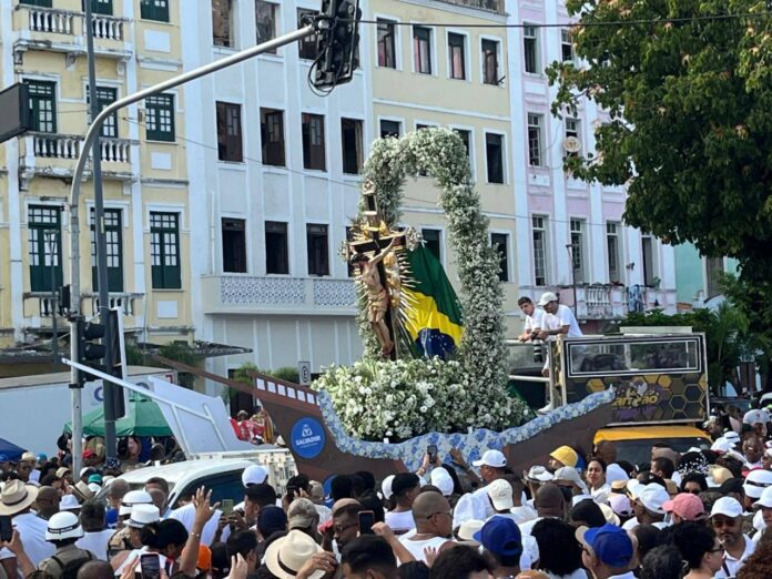 Imagem Do Senhor Do Bonfim Sai Da Basílica Da Conceição Imagem Do Senhor Do Bonfim Sai Da Basílica Da Conceição Da Praia
