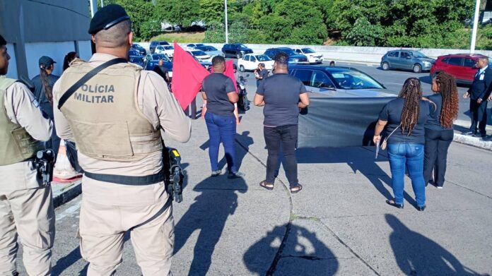 VÍDEO: Manifestação De Trabalhadores Em Frente Ao Hospital Aliança Critica VÍDEO: Manifestação De Trabalhadores Em Frente Ao Hospital Aliança Critica Atuação Da Rede D’Or