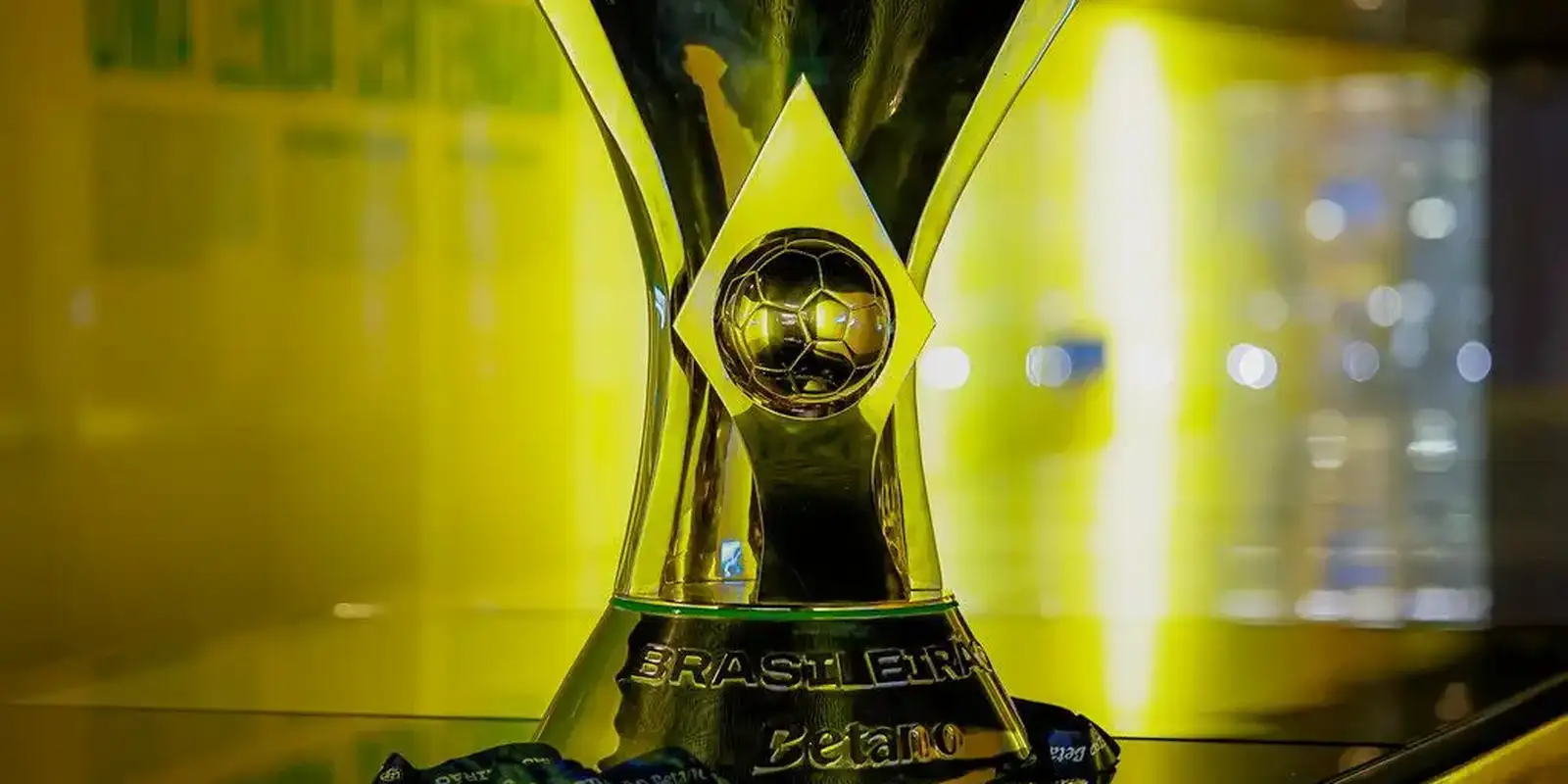 Brasileirão: Flamengo empata com Athletico-PR e “ajuda” Palmeiras Brasileirão: Rádio Nacional leva ao ar duelo entre Grêmio e Botafogo