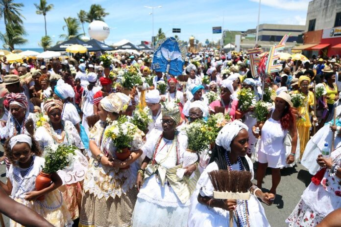 Lavagem De Itapuã Leva Blocos E Fanfarras às Ruas Nesta Lavagem De Itapuã Leva Blocos E Fanfarras às Ruas Nesta Quinta (5)