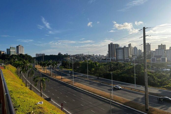 Salvador Deve Ter Calor Forte E Chance De Chuva Rápida Salvador Deve Ter Calor Forte E Chance De Chuva Rápida No Pré-Carnaval