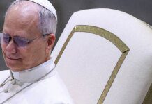 Papa Leão XIV critica mundo “devastado por tiranos”