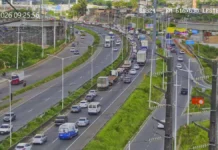 Mototaxistas E Motoristas De Apps Bloqueiam Faixas Da BR-324 Em Salvador; Trânsito Segue Lento Mototaxistas E Motoristas De Apps Bloqueiam Faixas Da BR-324 Em Salvador; Trânsito Segue Lento
