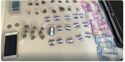 PM Prende Jovem Por Tráfico De Drogas Em Feira De PM prende jovem por tráfico de drogas em Feira de Santana