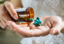Por que o uso indiscriminado de antibióticos preocupa infectologistas? Ícone de sino para notificações
