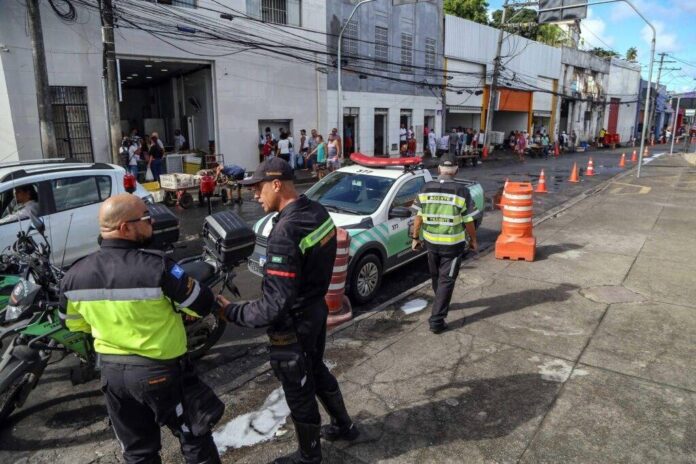 Transalvador Monta Operação No Mercado Do Peixe E Na Feira De São Joaquim Na Semana Santa