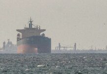 Irã nega passagem de navios dos EUA por Ormuz e petróleo dispara