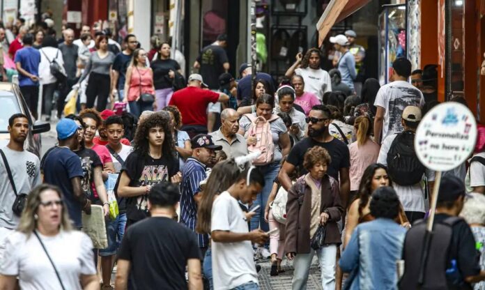 Brasil Tem Menos Homens Do Que Mulheres, E Diferença Aumenta Com A Idade