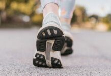 Caminhar em jejum emagrece mais rápido? Saiba o que acontece no corpo Ícone de sino para notificações