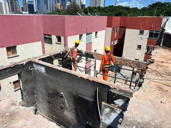 Demolição Avança E Parte Da Estrutura Comprometida Já Foi Retirada No Stiep