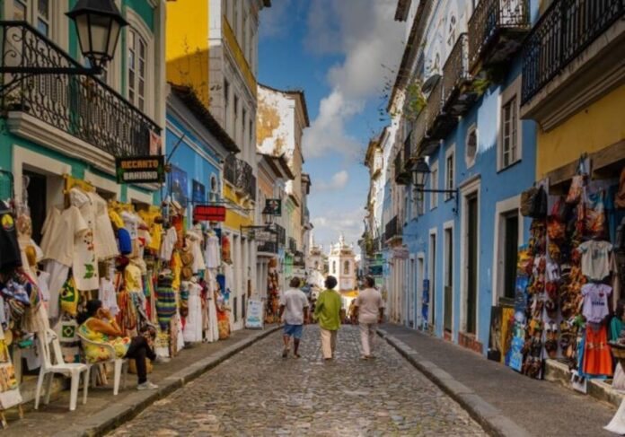 Fluxo De Turistas Europeus Ao Brasil Cresce 20% Em Um Fluxo De Turistas Europeus Ao Brasil Cresce 20% Em Um Ano, Diz Embratur