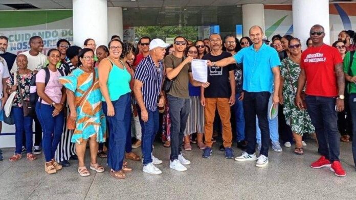 Professores De Dias D’Ávila Estão Em Estado De Greve E Professores De Dias D’Ávila Estão Em Estado De Greve E Cobram Respostas Da Prefeitura