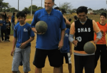 Projeto que Oscar Schmidt viabilizou vence torneio escolar nacional Projeto que Oscar Schmidt viabilizou vence torneio escolar nacional