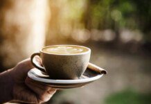 Quantidade ideal de café pode ajudar na saúde mental Ícone de sino para notificações