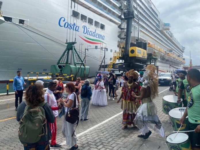 Temporada De Cruzeiros Na Bahia Movimenta Mais De R$ 115 Temporada De Cruzeiros Na Bahia Movimenta Mais De R$ 115 Milhões