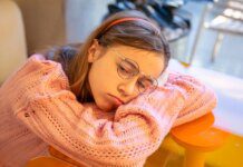 entenda o efeito de dormir tarde e acordar cedo Ícone de sino para notificações