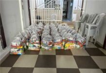 Prefeitura de Ilhéus realiza 4ª entrega de cestas básicas a famílias do antigo aterro de Itariri