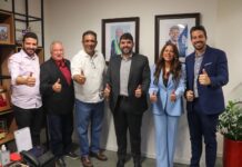 Reunião estratégica com importantes lideranças políticas da Bahia, fortalecendo o diálogo e a construção de caminhos para o desenvolvimento do nosso estado.
