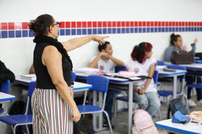 Governo Da Bahia Inicia Pagamento De Correção Salarial Do Magistério
