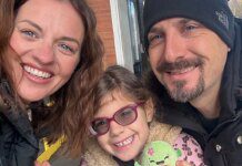 Menina de 6 anos recupera visão noturna após doença rara Ícone de sino para notificações
