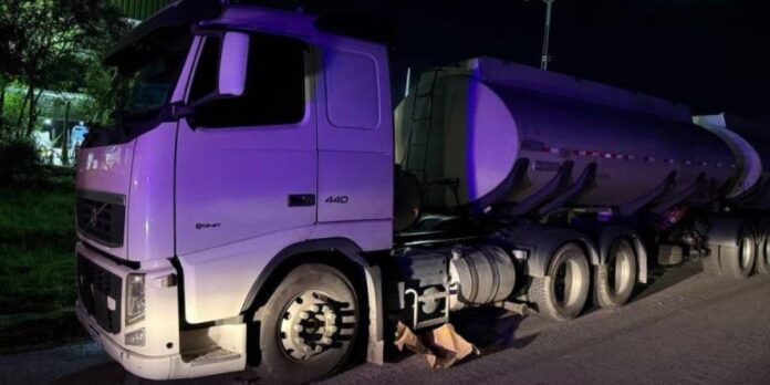 PM Recupera 45 Mil Litros De Combustível Roubado E Prende PM Recupera 45 Mil Litros De Combustível Roubado E Prende Motorista