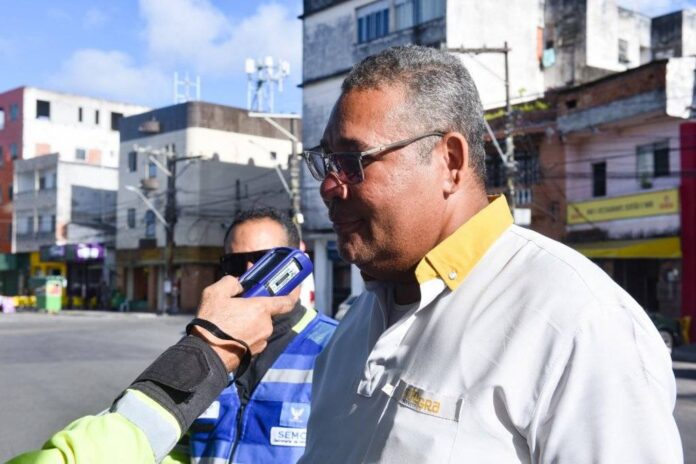 Prefeitura Faz Blitz De Alcoolemia Com Condutores Do Transporte Público Em Salvador