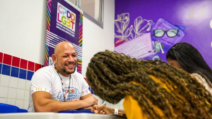 Terminal De Pituaçu Recebe Caravana Com Serviços Para População LGBTQIAPN+