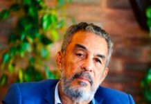 40 anos defendendo direitos, formando gerações e levantando a voz contra os erros da política”