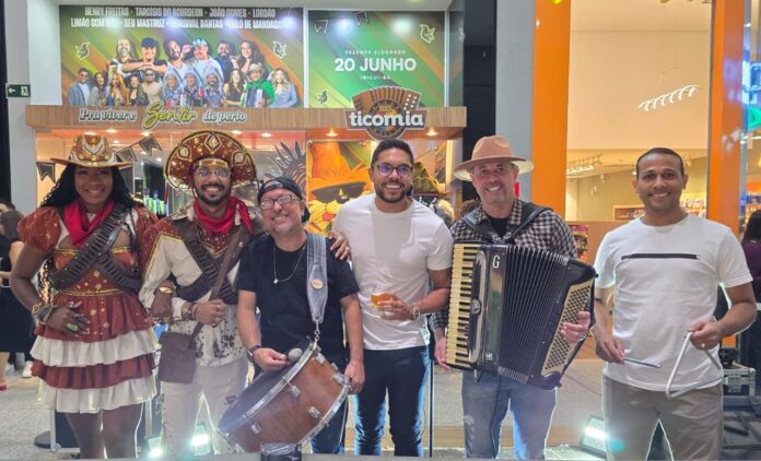 forro-ticomia-inaugura-loja-of-3.jpeg