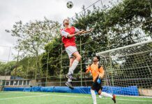 Cabeceio no futebol eleva proteínas ligadas a dano cerebral Ícone de sino para notificações