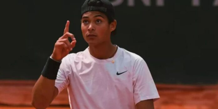 Guto Miguel se torna 1º brasileiro campeão juvenil em Roland Guto Miguel se torna 1º brasileiro campeão juvenil em Roland Garros