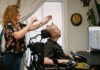 Implante cerebral permite que homem com ELA se comunique com a família Implante cerebral permite que homem com ELA se comunique com a família