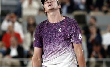 João Fonseca luta, mas dá adeus a Roland Garros após revés para Mensik João Fonseca luta, mas dá adeus a Roland Garros após revés para Mensik